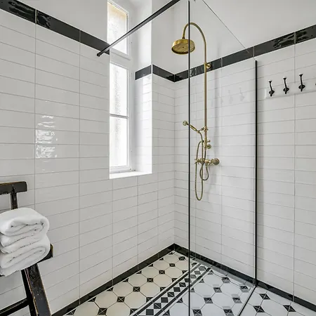 Charming 2 Bedrooms Odboru 5 *