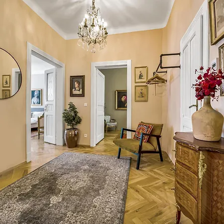 דירה Charming 2 Bedrooms Odboru 5 *